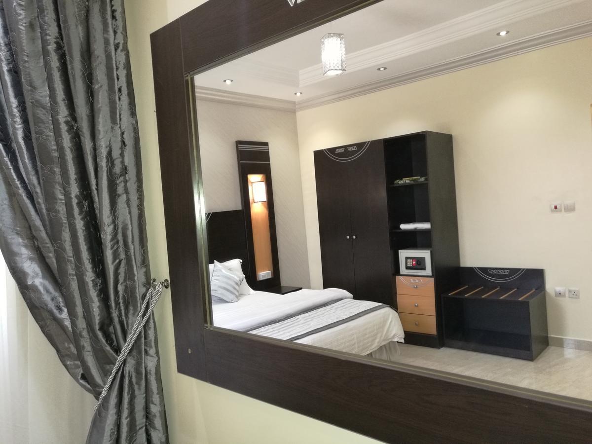 Al Ezzah Palace Hotel Suites 제다 외부 사진