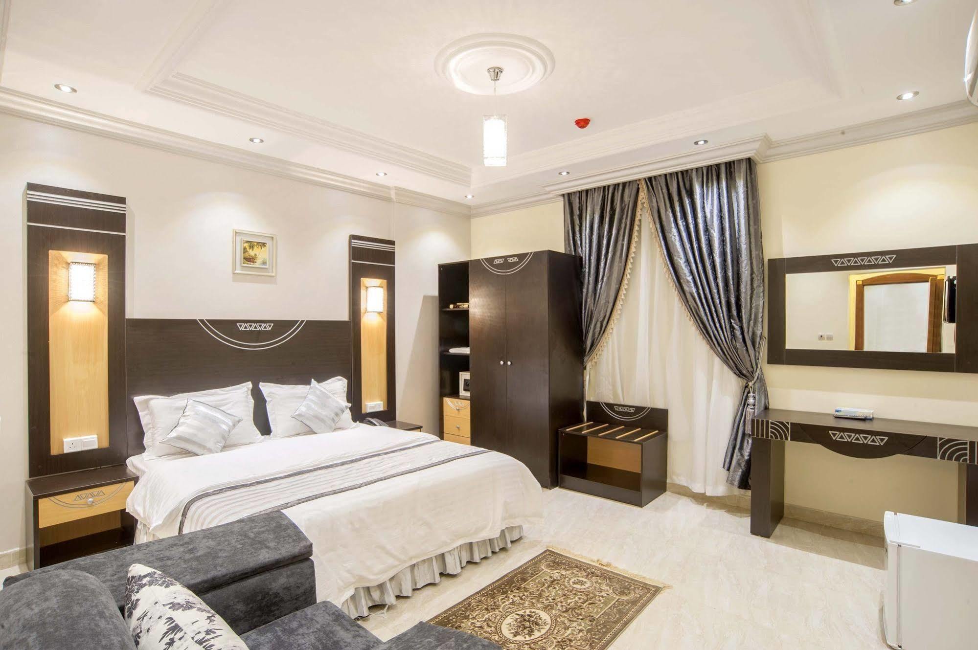 Al Ezzah Palace Hotel Suites 제다 외부 사진