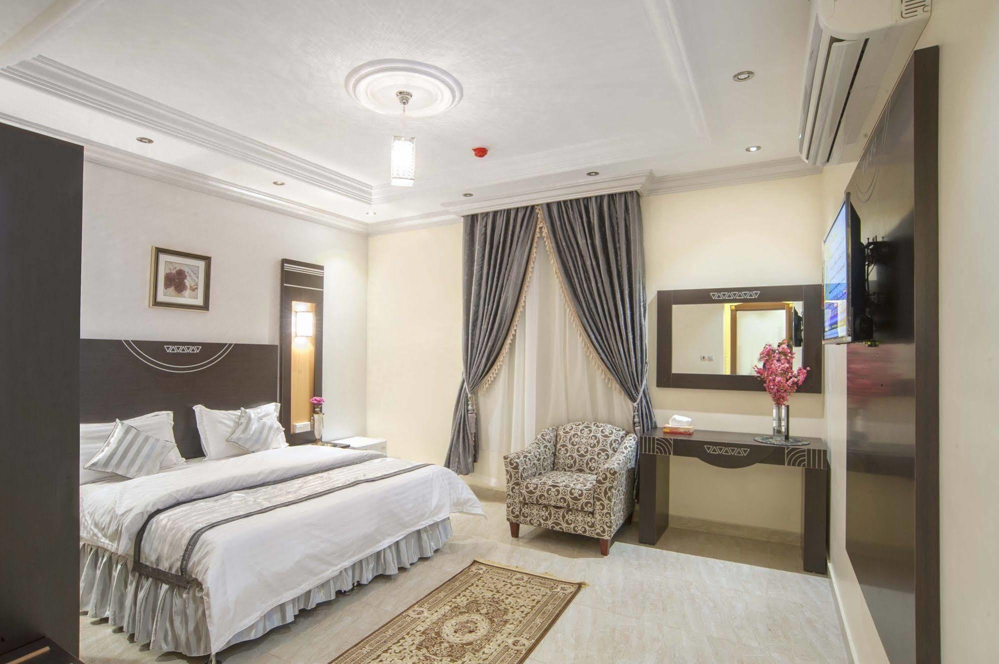 Al Ezzah Palace Hotel Suites 제다 외부 사진